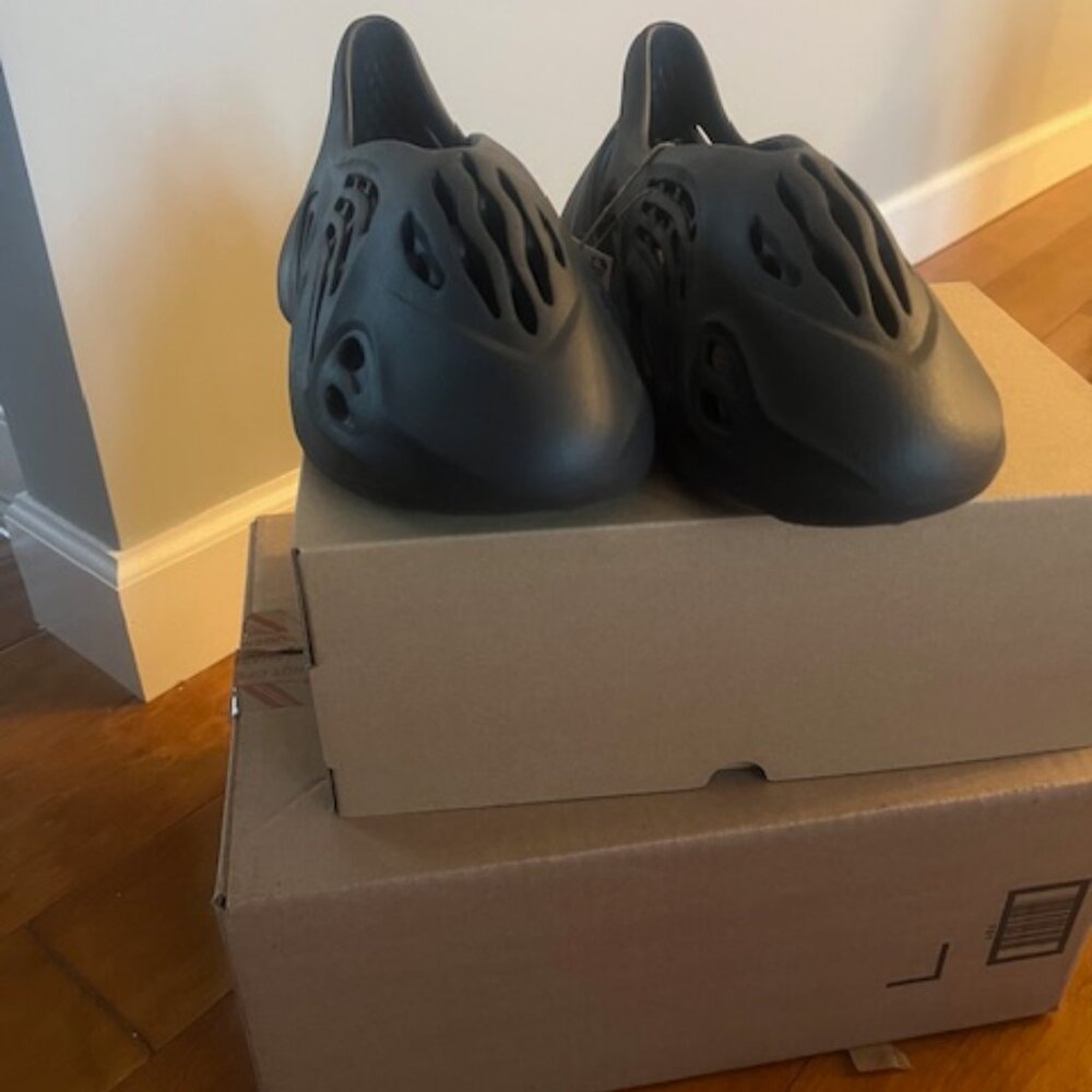 adidas Yeezy Foam RNR
